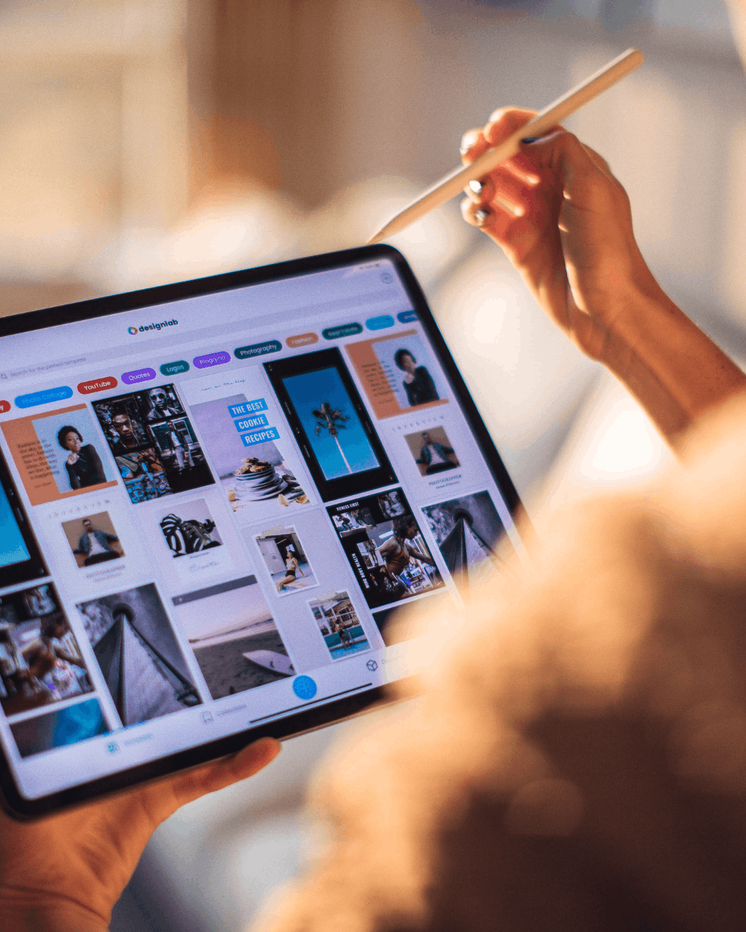 Online Business für Mamas aufbauen Wie starte ich ein Online Business? Online Business ohne Vorkenntnisse Zweites Standbein als Mama Nebenberuflich ein Online Business starten Geld online verdienen als Mama Online Business von zuhause starten Passendes Online Business finden Online Business Ideen für Anfänger Wie funktioniert ein Online Business? Online Business neben Familie Online Business ohne Startkapital Digitales Business für Einsteiger Von zuhause arbeiten als Mama Flexible Arbeit für Mütter
